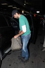 Abhay Deol leave for IIFA to Singapore in International airport on 6th June 2012 (49).JPG